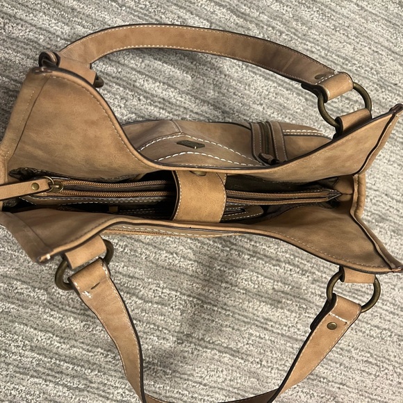 Born Concept.  BOC.  Woman’s leather purse.  Never used. - Picture 8 of 11